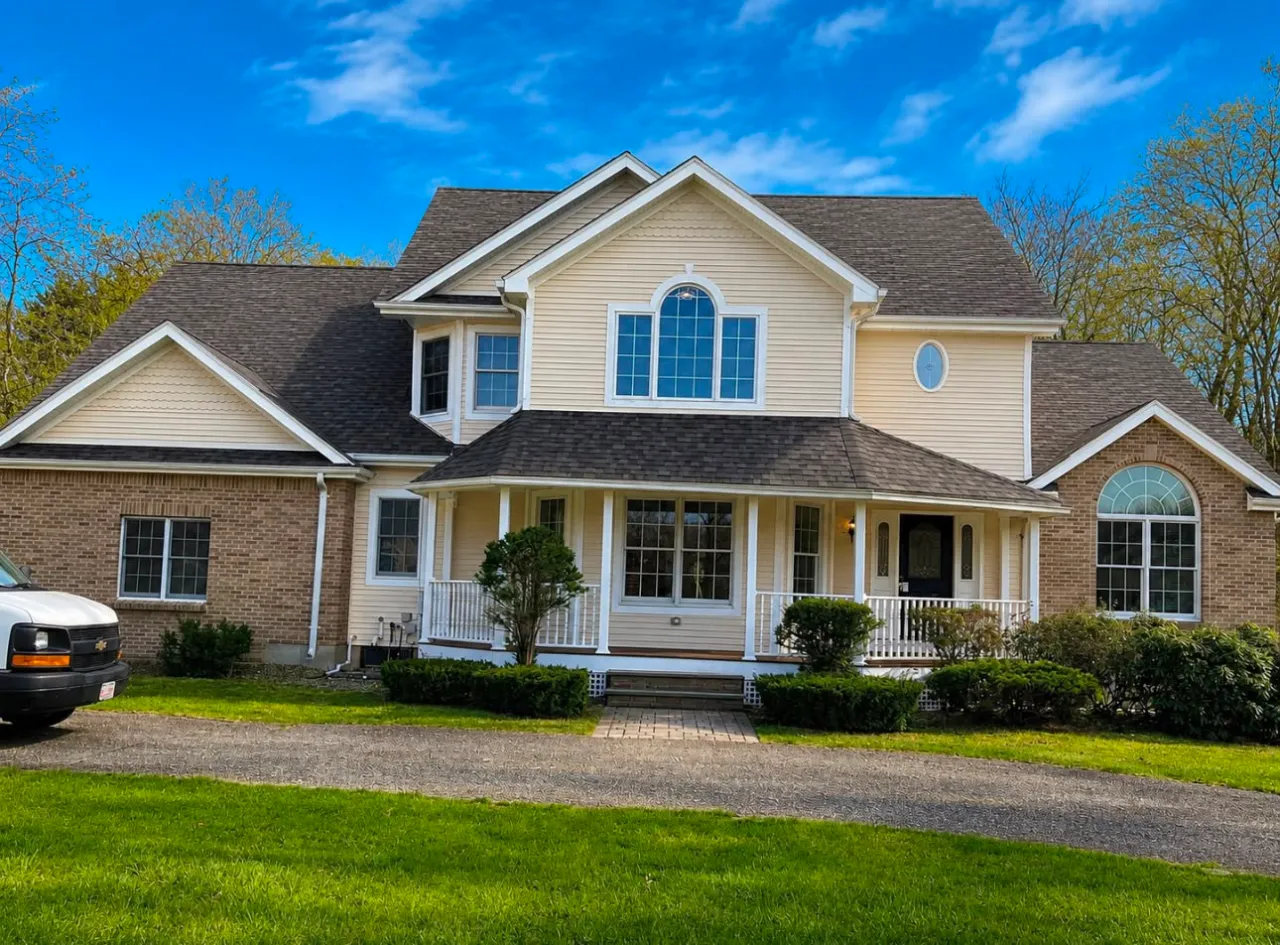 Roofing services in Massachusetts by JTC Construction